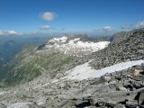 Stúpame hore po obrovských balvanoch.