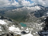 Pohľad na východ. Ľadovcové pleso Plessnitzsee a najvyšší vrchol skupiny, Hochalm Spitze.