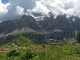 Na výstupe pohľady do severných zrázov skupiny Sella