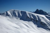 Najvyšší Gabler - 2576 m je ľahko dostupný po hrebeni od vlekov a má lákavý západný svah