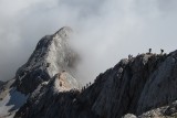 Hrebeň z M. Triglavu spod vrcholu - v búrke veľmi nebezpečné miesto