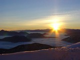 Slnko vychádza za Nízkymi Tatrami