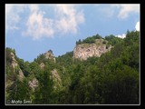 Haligovské skaly, pohľad z dedinky Haligovce.