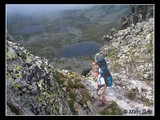 Výstup na vrchol Vf.Pãpuşa (2508 m). V pozadí údolie Rea so svojími nespočetnými plesami.