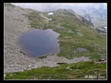 Pleso Tãu Portii, popriňom vedie turistická značka k jazeru Bucura.