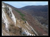 V pozadí sedlo nachádzajúce sa medzi vrchmi Záruby a Čelo.