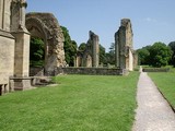 zrucaniny v Glastonbury Abbey