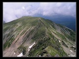 Rázsocha odvíjajúca sa od vrcholu Stoiniţa (2421 m).
