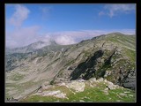 Časť hrebeňa a priľahlých severných rázsoch v centrálnej časti pohoria, rozprestierajúcej sa medzi vrchmi Ghereşul (2113 m) a Setea Mare (2365 m).