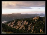 Posledné slnečné lúče na horizonte.