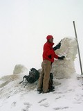 Stretol som poliakov par sto metrov pod vrcholom. Idu hore / I met polish guys few hundreds meters below summit. They are going up.