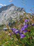 Mohutná vápencová pyramída Alpspitze