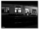 Na stanici v Talmaciu o 03:00 ráno čakajúc na prípoj do dedinky Turnu Roşu.