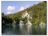 Pohľad na jeden z mnohých vodopádov, tento na rozhraní jazier Kozjak a Milanovac.