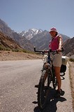 Tajikistan zatial po asfalte