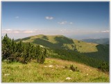 Pohľad na začiatok severovýchodnej časti hrebeňa Tarcu, vrch Petreanu.