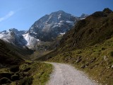 záver doliny Pinnistal, Habicht (3277m), Pinnisjoch (2369m)