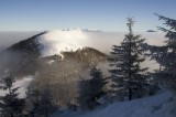 Tu kdesi ma osvietilo a pohyb na lyžiach sa stal z trápenia pôžitkom. Po skoro troch hodinách cesty ...