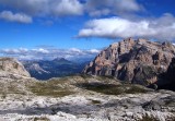 Ráno začíname na Lagazuoi 2762 m, v pozadí Peitlerkofel