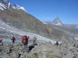 Balíme náš trojdňový tábor, čaká nás zostup do Zermattu