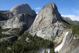 Half Dome a Nevada Falls cestou dolu. Nič tu nie je príliš blízko, tam a späť to bolo 30 km