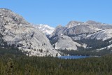 Cez Tioga Pass (3 000 m) opúšťame Yosemity